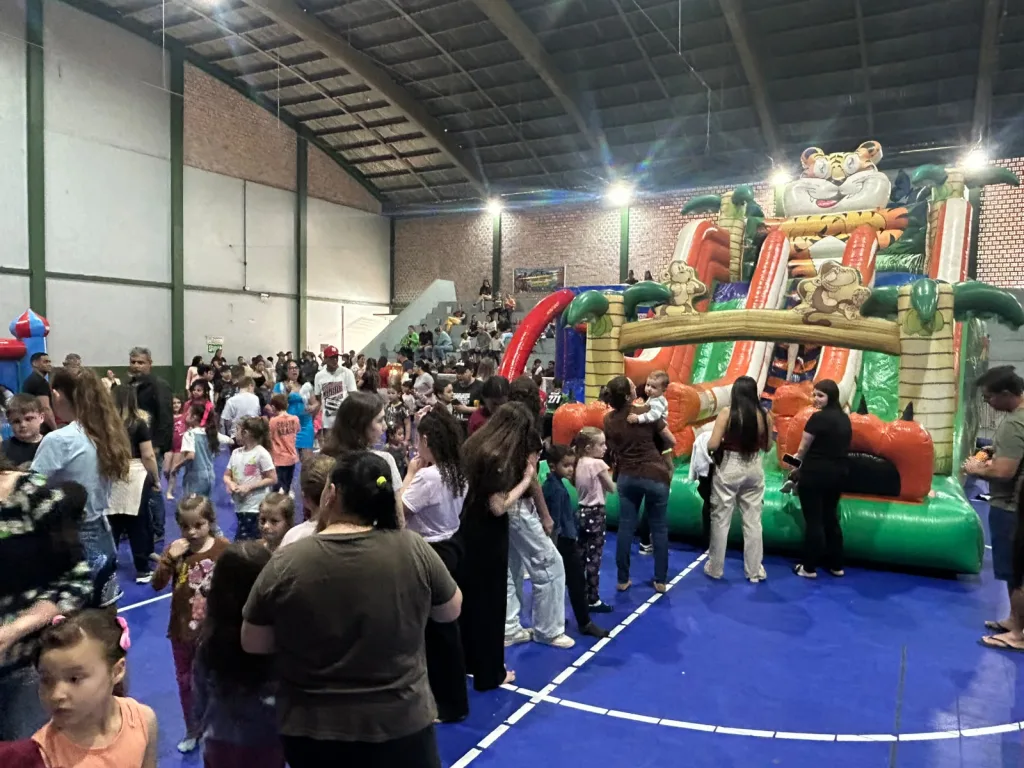 Alegria, brincadeiras e guloseimas marcam o Dia das Crianças em Seara