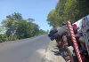 Caminhão sai da pista na SC-283 em Arvoredo